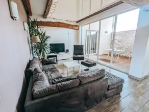 Farmhouse with courtyard and enclosed parking - Image 3