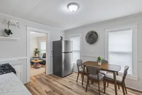 Gorgeous New Renovation - Image 4