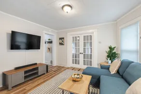 Gorgeous New Renovation - Image 2