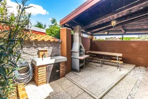 Industrial style studio house Eni, with Parking, BBQ, AC in Marčana, Ferienwohnung - Image 2