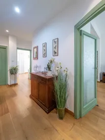 St Peter Square Apartment - Image 2