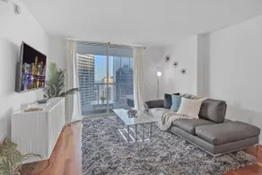 Charming 1Bed/1Bath w/ Skyline Views + FreeParking - Image 3