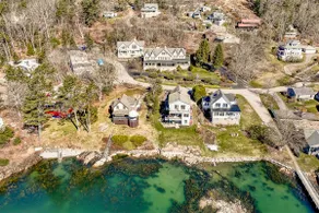 Stunning Waterfront Home | Breakfast | Hot Tub - Image 3