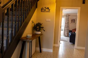 Sarah’s Home Away from Home - Luxury Apartment - Image 4