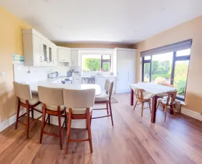 DOONEEN HOUSE - Image 3