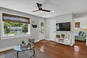 Spacious BoHo Bungalow in Cola - Image 5