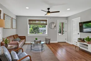 Spacious BoHo Bungalow in Cola - Image 2