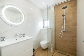 Comfort 5 person apartman, FREE parking - Image 5