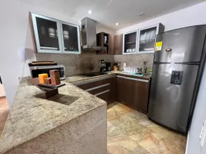 Exclusive apartment with balcony 1 block from beaches - Image 4