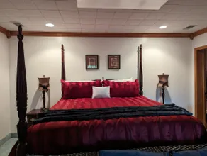 Vintage Presidential Suite - Room 203 - Image 2