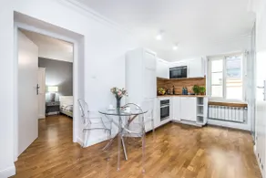 Just In Rynek Garncarskie 10 with bonus separate office TV room - Image 3