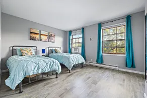Relaxing 2BR Riverfront Townhome - Image 2