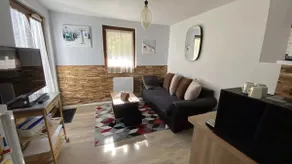 F2 apartment with mountain view - Image 3