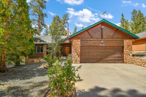 Arcade, Hot Tub, Game Room Home in Nature - Image 2