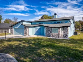 4/3 Pool Home on Golf Course - Image 2