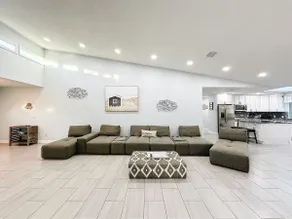 4/3 Pool Home on Golf Course - Image 4