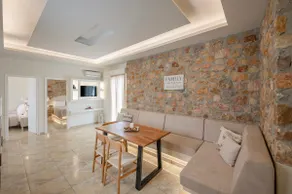 Luxury Three Bedroom apartment with hot tub \"L&E\" - Image 3
