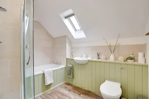 Toad Hall Pet-Friendly Family Stay, Lake Access - Image 5
