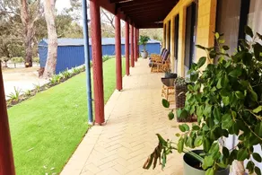 Captivating Bush Beach Retreat - Image 5