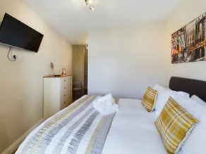 The Cambria - 2 bedroom Apartment - Image 5