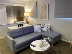 500m walk to CBD. Kangaroo Point. Apartment + Pool - Image 4