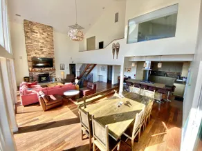 Modern 6 bedroom retreat, stunning lake views, close to village! - Image 4