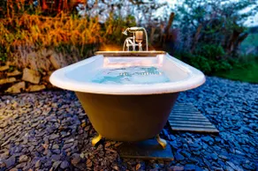 Glamping Cabin with Outdoor Bath - Image 2
