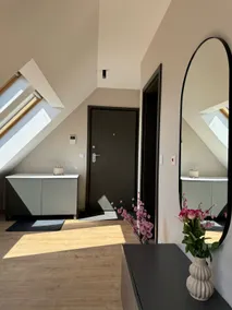 Sunny top-floor flat • Cherkovna - Image 2