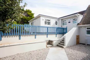 Beautiful Holiday Home in Mawgan Porth With Garden - Image 5