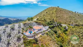 Villa Enya Private Villa with Pool & Scenic Views - Image 2