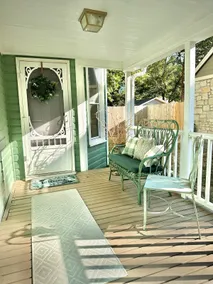 Iris Cottage - 2 Bedroom Tiny House, Downtown MHK - Image 5