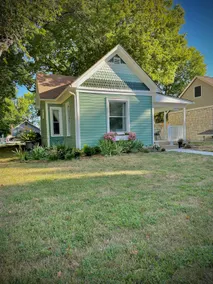 Iris Cottage - 2 Bedroom Tiny House, Downtown MHK - Image 4