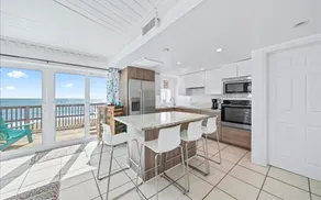 Beachfront Cottage - Coconut - Image 5