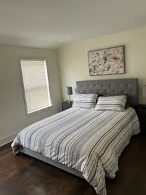 Modern 2-bed downtown Wilmington - Image 2