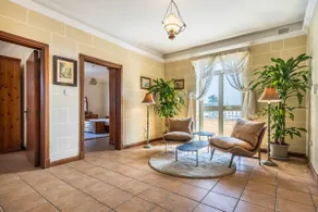 Tranquil Mansion - 3 Bed, Pool, BBQ & Gaming Room - Image 4