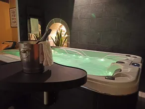 L'Etreinte, 4-star charming cottage with spa and sauna - Image 2