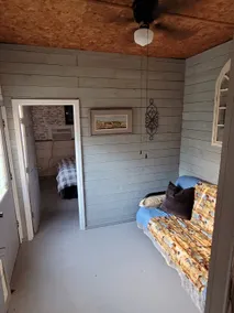 Hide-a-way Farmhouse Apartment-Pet Friendly-horses - Image 4