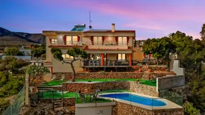 Villa Infinity I Sea Views I Pool I Jacuzzi I BBQ - Image 2