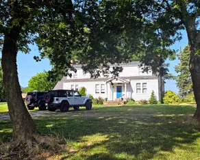 Gracious Waterfront Farmhouse - Image 2