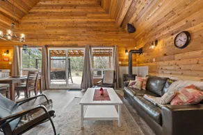 Lake Vibes 3 BD 1 BA Cottage steps from the Lake - Image 3