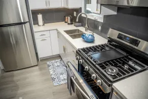 Brand New Guest Unit in Glendale - Image 5