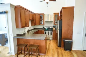 Historic Square Loft | Walk to Restaurants & Shops - Image 5