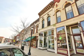 Historic Square Loft | Walk to Restaurants & Shops - Image 4