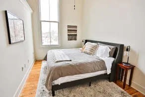 Historic Square Loft | Walk to Restaurants & Shops - Image 3