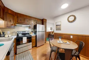 Quiet Clean 2 Bedroom Apartment - Image 4