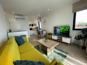 Luxury City Retreat with Terrace - Image 3