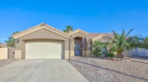 Spacious Modern Rustic Home, Minutes from LV Strip - Image 4