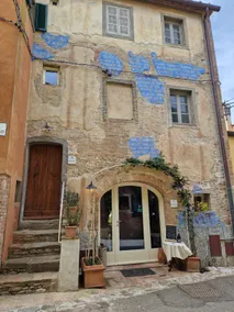 Sun filled 1 bedroom in Borgo - Image 2