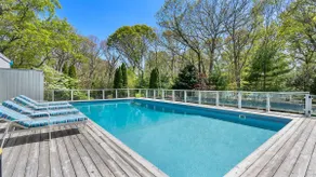 Large heated pool, games room, near private beach - Image 3