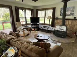 The Pond Cottage at Rustic River - Image 2